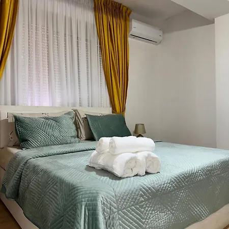 Tata-s Apartment Durres